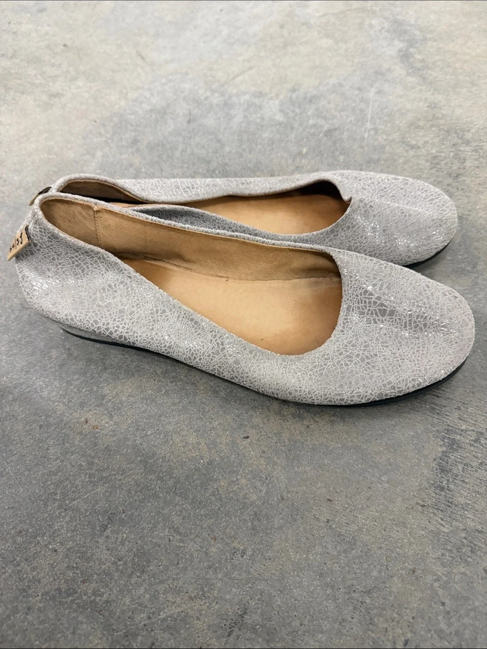 French Sole Silver Crackle Glitter Ballet Flats